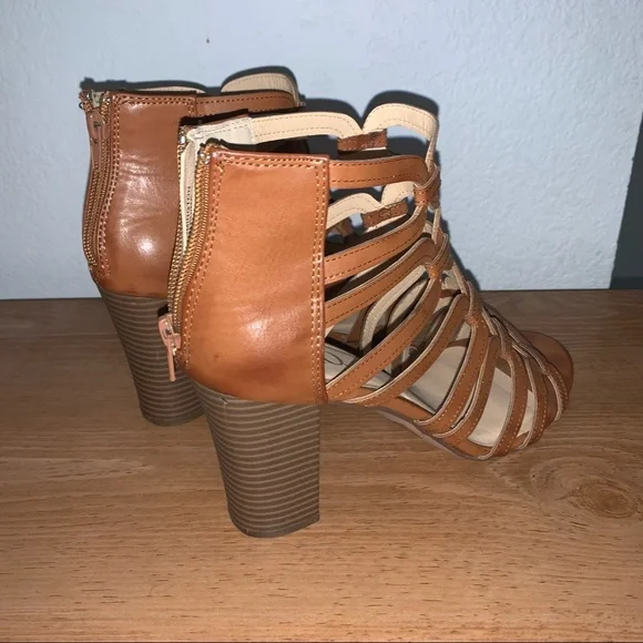 Heels - Picture 2 of 5